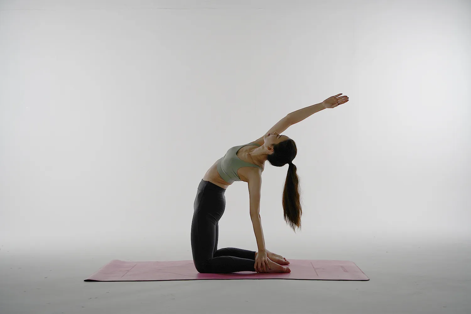 三个瑜伽动作,让你面色红润万人迷!-要炼 三个瑜伽动作,让你面色红润万人迷!-要炼