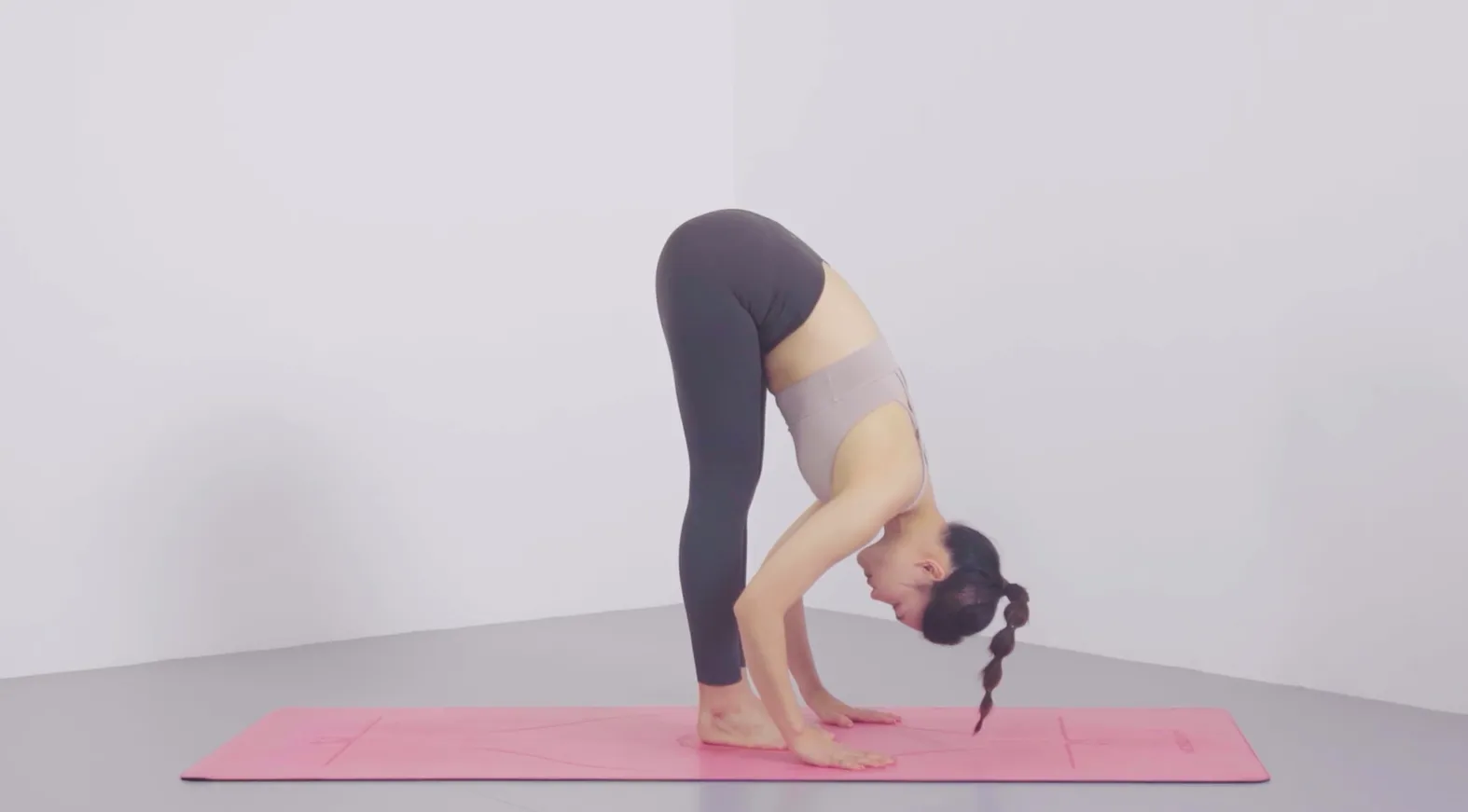 四个瑜伽动作,让你的背影更美丽-要炼 四个瑜伽动作,让你的背影更美丽-要炼